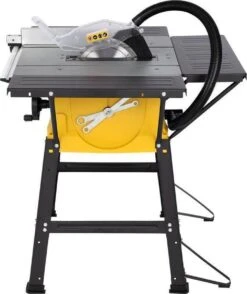 Powerplus POWX07595 Zaagtafel - Tafelzaagmachine Met Onderstel - 2000W - 250mm Zaagblad- Incl. 24 Tanden Cirkelzaag Blad Voor Hout, Parallelgeleider, Aansluiting Voor Stofzuiger - Stevig En Gebruiksvriendelijk -WerkPro Verkoopwinkel 1009x1200 2