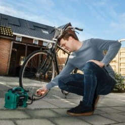 VONROC Accu Compressor VPower 20V – 20V Accu & 12V Aansluiting – Incl. Accessoires En 2.0Ah Accu -WerkPro Verkoopwinkel 1198x1200 1