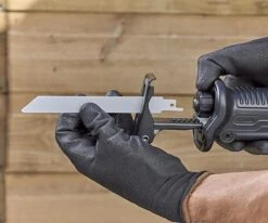 Black & Decker BLACK+DECKER BES301-QS Reciprozaag - 750W - 20mm - Met Takkenhouder -WerkPro Verkoopwinkel 1200x1000 2