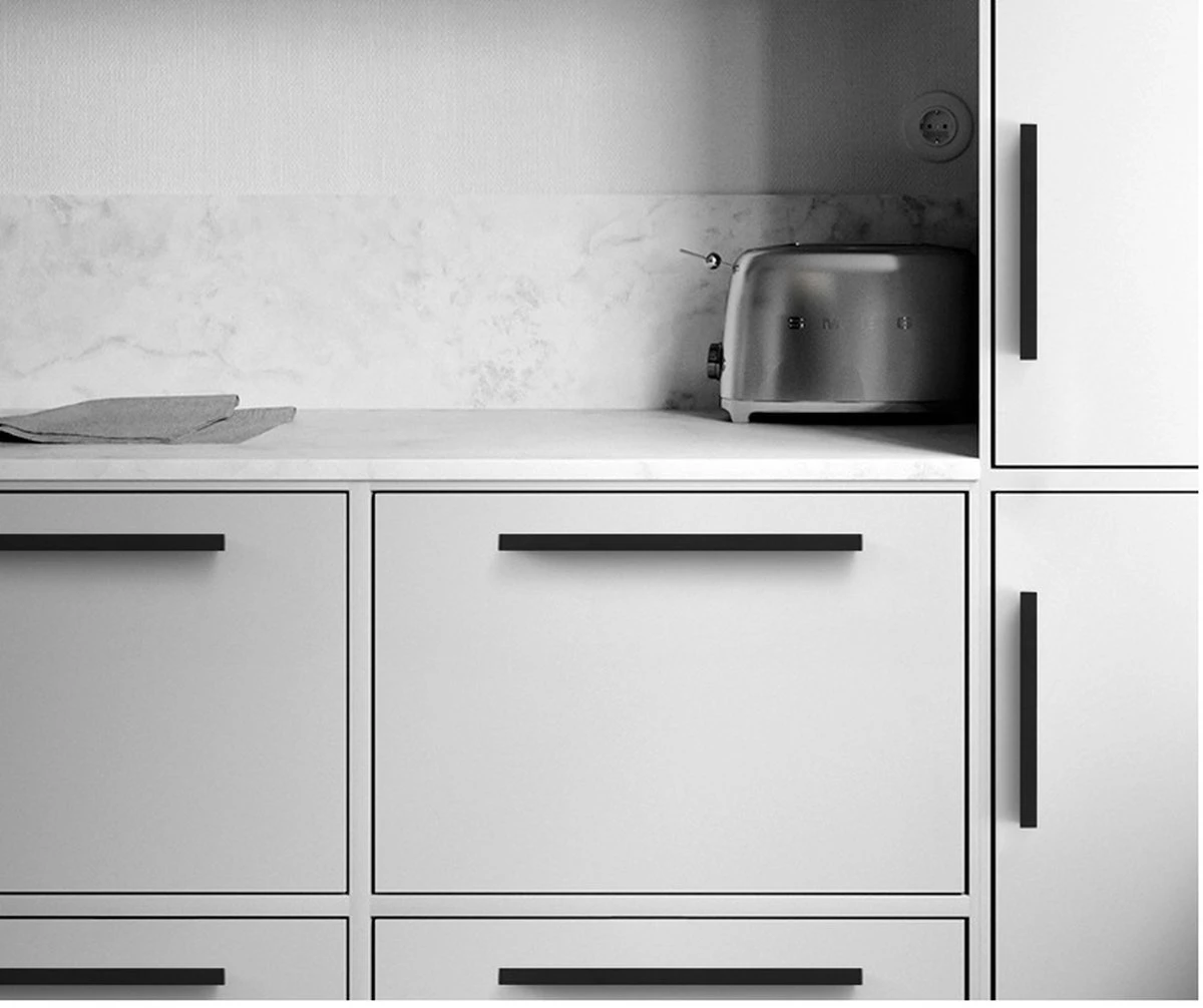 Handgreep Zwart 162mm 10 Stuks - Hartafstand 128mm - Zwart - Meubelgreep Zwart - Handgreep - Keukengreep Zwart - Greep Zwart - Deurgreep - Handgreep Keukenkastjes - Meubelgrepen - Handgrepen Voor Deurtjes - Inclusief Schroeven 12 Handgreep Zwart 162mm 10 Stuks - Hartafstand 128mm - Zwart - Meubelgreep Zwart - Handgreep - Keukengreep Zwart - Greep Zwart - Deurgreep - Handgreep Keukenkastjes - Meubelgrepen - Handgrepen Voor Deurtjes - Inclusief Schroeven - Afbeelding 10