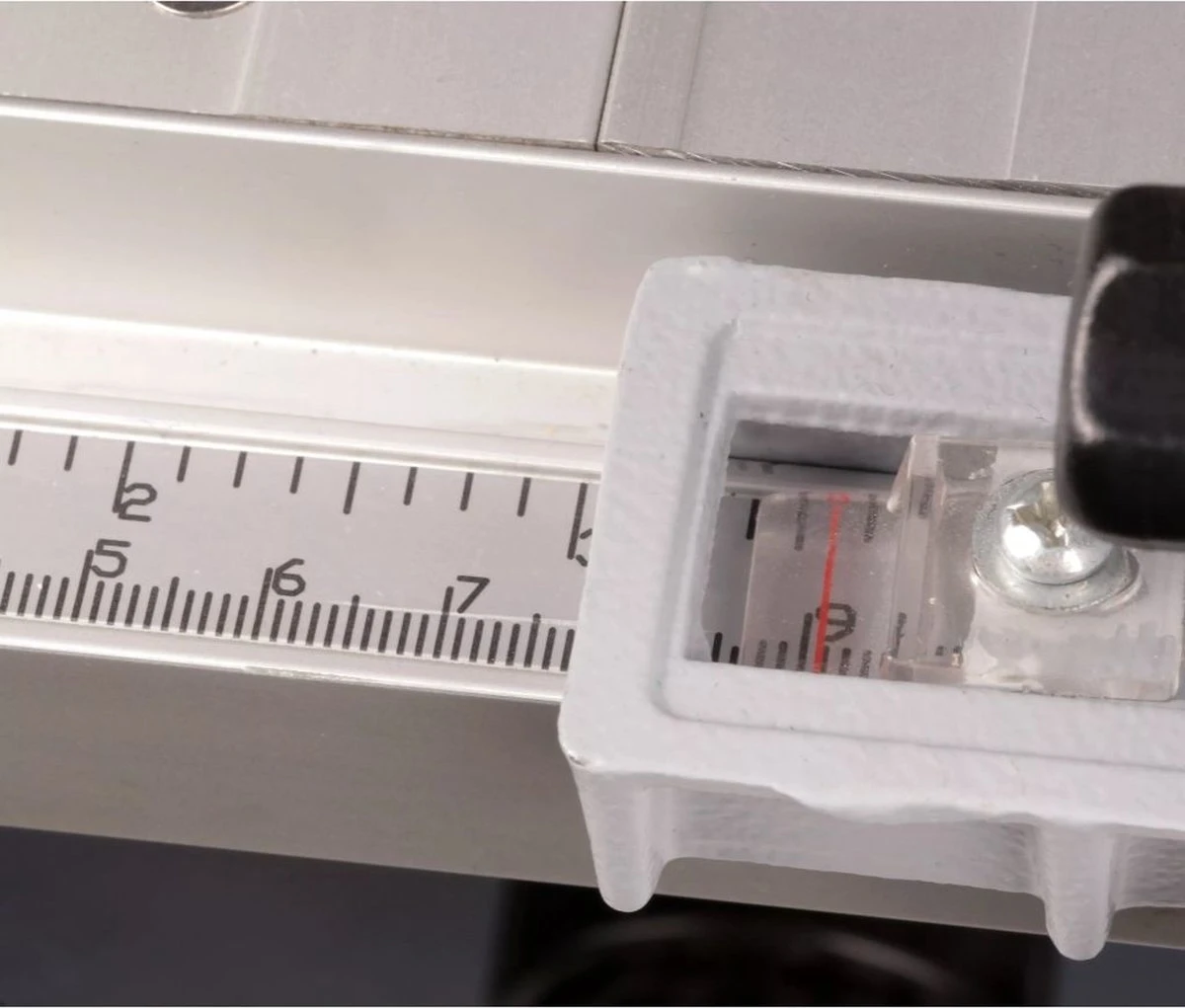 FERM TSM1033 Zaagtafel Ø250mm (T40) - 1800W - Uitschuifbaar Aluminium Werkblad - In Hoogte En Hoek Verstelbaar Zaagblad - Incl. TCT T40 250mm Zaagblad 9 FERM TSM1033 Zaagtafel Ø250mm (T40) - 1800W - Uitschuifbaar Aluminium Werkblad - In Hoogte En Hoek Verstelbaar Zaagblad - Incl. TCT T40 250mm Zaagblad - Afbeelding 7