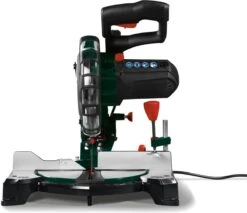 Parkside Afkortzaag En Verstekzaag 1500W - Toerental: 0 - 5000 Tpm - Verstekhoek: -45 - 45° - Traploos Kantelbare Zaagkop - Eenvoudig Te Bevestigen Stofzak - Laser Voor Verhoogde Snijprecisie - -WerkPro Verkoopwinkel 1200x1036 2