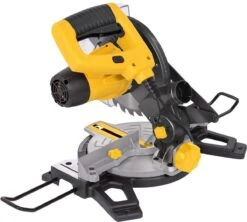 Powerplus POWX075700 Afkort- En Verstekzaag - Zaag - 1500W - 210mm Zaagblad - Incl. 24 Tanden Zaagblad Voor Hout, Laser En Zijsteunen En Stofzuigeraansluiting 13 Powerplus POWX075700 Afkort- En Verstekzaag - Zaag - 1500W - 210mm Zaagblad - Incl. 24 Tanden Zaagblad Voor Hout, Laser En Zijsteunen En Stofzuigeraansluiting -WerkPro Verkoopwinkel 1200x1079 2