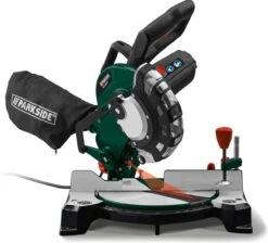 Parkside Afkortzaag En Verstekzaag 1500W - Toerental: 0 - 5000 Tpm - Verstekhoek: -45 - 45° - Traploos Kantelbare Zaagkop - Eenvoudig Te Bevestigen Stofzak - Laser Voor Verhoogde Snijprecisie - -WerkPro Verkoopwinkel 1200x1087 1