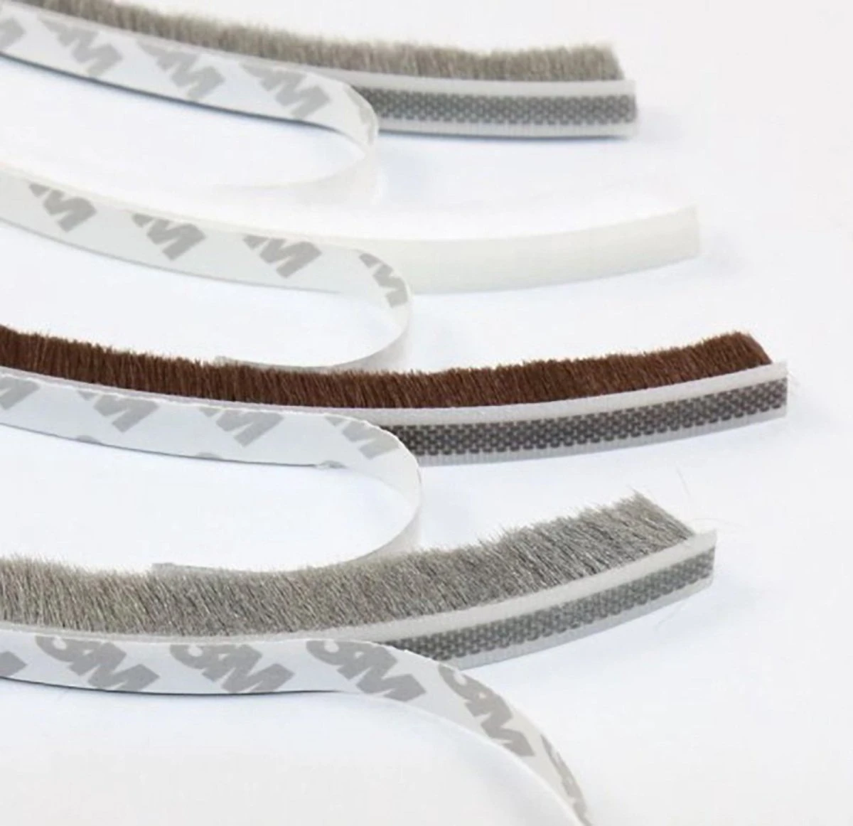 Merkloos Tochtstrip Voor Deur En Raam - 2 Meter - Met Borstel En Plakstrip - Isolatiestrip - Grijs 7 Merkloos Tochtstrip Voor Deur En Raam - 2 Meter - Met Borstel En Plakstrip - Isolatiestrip - Grijs - Afbeelding 5