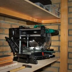 VONROC Compacte Afkortzaag - Kapzaag - Verstekzaag 2200W - Ø216mm – 5200 /min – Demonteerbare Verstekarm - Trekfunctie - Verstelbare Tafelverbreders – Kantelbaar (0-45°) – Lengtestop – Diepteregeling - Laser & LED – Incl. Zaagblad & Werkstukklem -WerkPro Verkoopwinkel 1200x1198 18