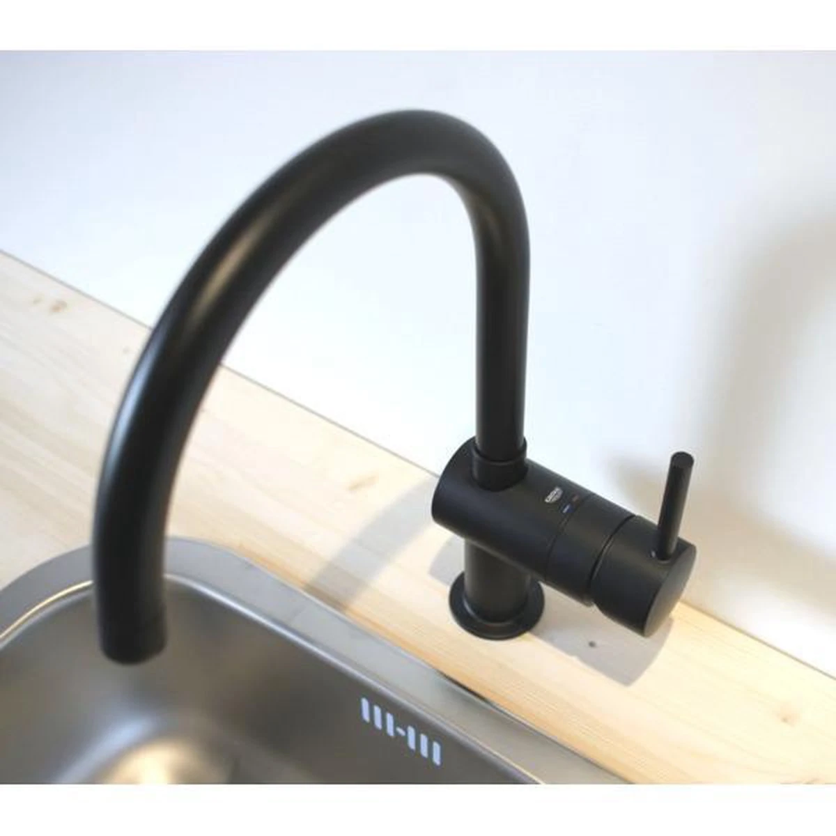 GROHE Minta Keukenkraan Mat Zwart - C-uitloop - Draaibaar - 32917KS0 10 GROHE Minta Keukenkraan Mat Zwart - C-uitloop - Draaibaar - 32917KS0 - Afbeelding 8