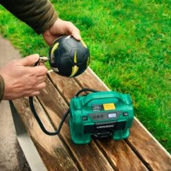 VONROC Accu Compressor VPower 20V – 20V Accu & 12V Aansluiting – Incl. Accessoires En 2.0Ah Accu -WerkPro Verkoopwinkel 1200x1200 135