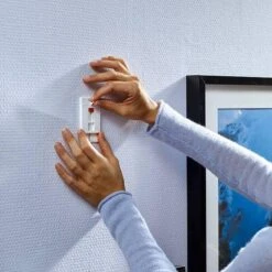 Tesa Klevende Spijker Behang & Pleister 2kg -WerkPro Verkoopwinkel 1200x1200 1373