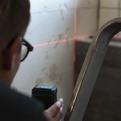 VONROC Kruislijnlaser – Rood – Zelfnivellerend – 10 Meter – Incl. Bevestigingsbeugel, Opbergtas -WerkPro Verkoopwinkel 1200x1200 1509