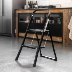 Huishoudtrap 2 Treden - Keukentrap Inklapbaar - Zwart - PP-Antislip - Max. Werkhoogte 47cm - Goets -WerkPro Verkoopwinkel 1200x1200 1680