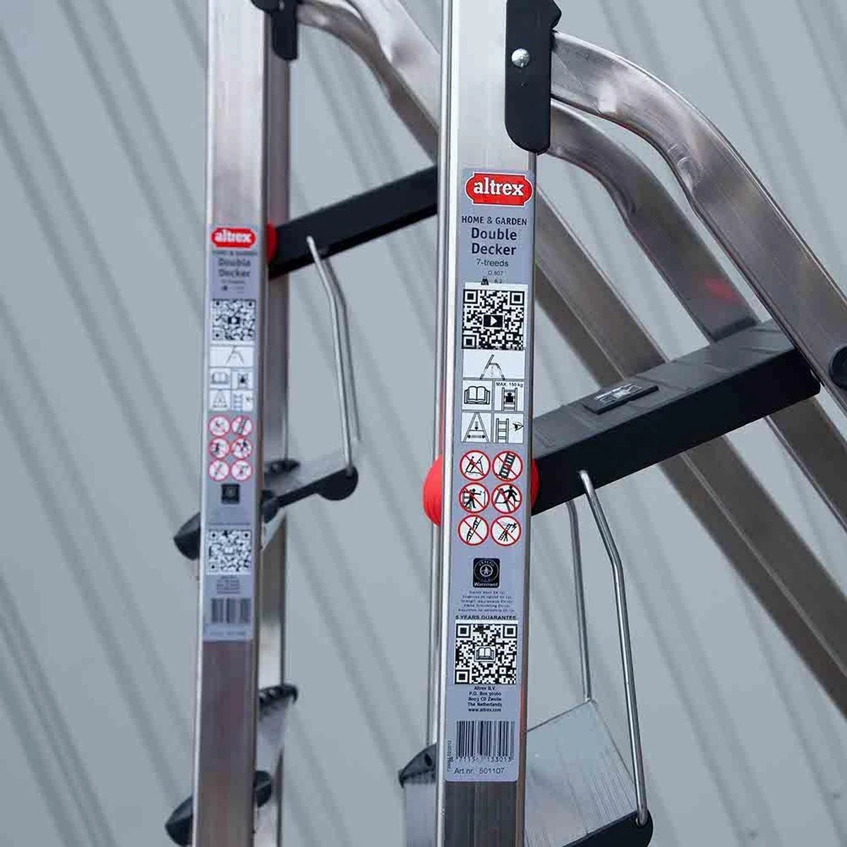 Altrex Double Decker 4 Treeds - Huishoudtrap - Werkhoogte 2.85m 13 Altrex Double Decker 4 Treeds - Huishoudtrap - Werkhoogte 2.85m - Afbeelding 11