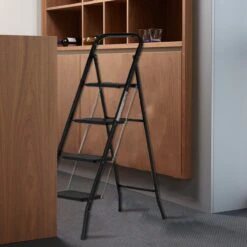 Kibani Keukentrapje - 4 Treden - Huishoudtrap - Keukentrap - Opstapje - Metaal - Opvouwbaar - Inklapbaar - Zwart - Antislip - Stevig -WerkPro Verkoopwinkel 1200x1200 1837