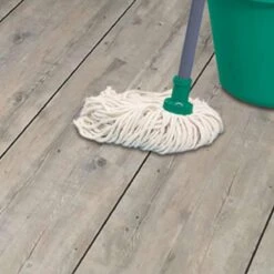 HG PVC Reiniger - 1L - Streeploos Resultaat - Voor 20 Dweilbeurten -WerkPro Verkoopwinkel 1200x1200 3062