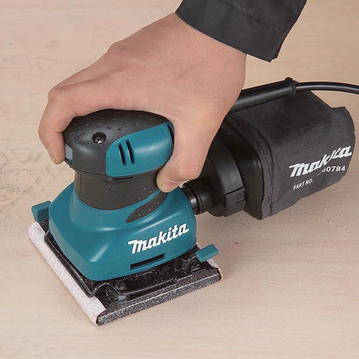 Makita BO4555K Vlakschuurmachine - 200 W - 102 X 112 Mm Schuuroppervlak 7 Makita BO4555K Vlakschuurmachine - 200 W - 102 X 112 Mm Schuuroppervlak - Afbeelding 5