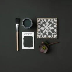 Rust-Oleum Zwart Chalky Finish Meubelverf - Avonddiner 750ml -WerkPro Verkoopwinkel 1200x1200 3621