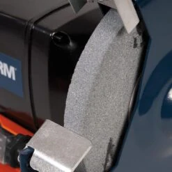 FERM Tafelslijpmachine - 150W - Stofdichte Schakelaar - Vonkvangers - Incl. 2 Slijpschijven Voor Fijn- Als Grof Slijpen 16 FERM Tafelslijpmachine - 150W - Stofdichte Schakelaar - Vonkvangers - Incl. 2 Slijpschijven Voor Fijn- Als Grof Slijpen -WerkPro Verkoopwinkel 1200x1200 381