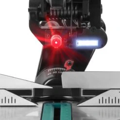 VONROC PRO Afkortzaag - Kapzaag - Verstekzaag – 2200W - Ø255mm – Zaagt Hout, Kunststof En Metaal – Instelbare Snelheid – Zaagcapaciteit 340mm –Verstelbare Tafelverbreders – Trekfunctie – Kantelbaar – Lengtestop - Incl. Zaagblad, Laser & LED -WerkPro Verkoopwinkel 1200x1200 673