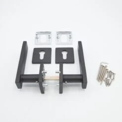 Slotman Solutions Mat Zwarte Deurklink RVS Met Vierkante Rozet En Cilindergat - Deurkruk Zwart Voor Stijlvolle En Elegante Uitstraling -WerkPro Verkoopwinkel 1200x1200 888