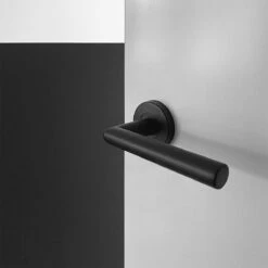 Merkloos Zwarte Deurklink WC Sluiting Met Rozet - Zwarte Deurkruk - Zwarte Klink - Zwart Deurbeslag - Deurklink Zwart -WerkPro Verkoopwinkel 1200x1200 898