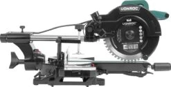 VONROC PRO Afkortzaag - Kapzaag - Verstekzaag – 2200W - Ø255mm – Zaagt Hout, Kunststof En Metaal – Instelbare Snelheid – Zaagcapaciteit 340mm –Verstelbare Tafelverbreders – Trekfunctie – Kantelbaar – Lengtestop - Incl. Zaagblad, Laser & LED -WerkPro Verkoopwinkel 1200x613 2