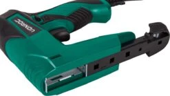 VONROC Elektrische Tacker – Complete Set Incl. 900 Nieten & 300 Spijkers 11 VONROC Elektrische Tacker – Complete Set Incl. 900 Nieten & 300 Spijkers -WerkPro Verkoopwinkel 1200x676