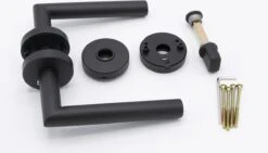 Slotman Solutions Mat Zwarte Deurklink RVS Met Rond Rozet En Toilet-/badkamersluiting - Deurkruk Zwart Voor Stijlvolle En Elegante Uitstraling -WerkPro Verkoopwinkel 1200x687 4