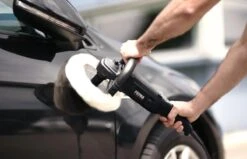 FERM Professionele Poetsmachine /polijstmachine Set – Constant Speed Electronics – 180mm 1400W – 4m Rubberen Kabel - Variabele Snelheid – Inclusief 2 Polijstschijven, Steunschijf En Opbergtas -WerkPro Verkoopwinkel 1200x773