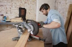 Black & Decker BLACK+DECKER BES700-QS Afkort-/Verstekzaag - 1600W - Ø 216mm Zaagblad -WerkPro Verkoopwinkel 1200x776 6