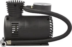 ProPlus Luchtcompressor - Compacte Bandenpomp - Auto, Motor, Fietsband En Voetballen - 12 Volt -WerkPro Verkoopwinkel 1200x783