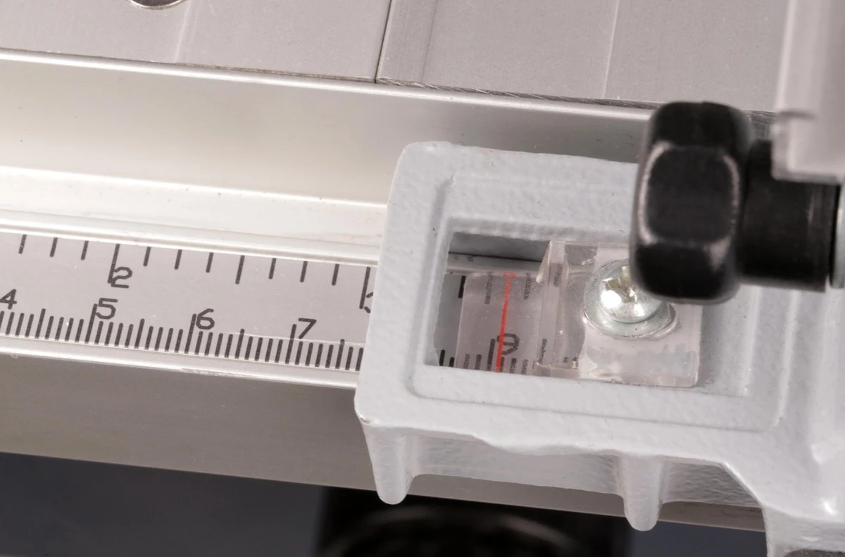 FERM TSM1033 Zaagtafel Ø250mm (T40) - 1800W - Uitschuifbaar Aluminium Werkblad - In Hoogte En Hoek Verstelbaar Zaagblad - Incl. TCT T40 250mm Zaagblad 7 FERM TSM1033 Zaagtafel Ø250mm (T40) - 1800W - Uitschuifbaar Aluminium Werkblad - In Hoogte En Hoek Verstelbaar Zaagblad - Incl. TCT T40 250mm Zaagblad - Afbeelding 5