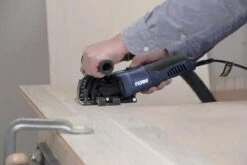 FERM Invalzaag/Mini-cirkelzaag - 500W - Ø85mm - Variabele Snelheden - Incl. 3 Zaagbladen, Stofzuiging Adapter En Opbergkoffer -WerkPro Verkoopwinkel 1200x800 214