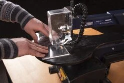 FERM Figuurzaagmachine - 120W - Variabele Snelheidsinstelling - Voetpedaal - Snelspanhendel - Incl. 6 Zaagbladen -WerkPro Verkoopwinkel 1200x800 222