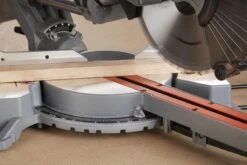 Black & Decker BLACK+DECKER BES700-QS Afkort-/Verstekzaag - 1600W - Ø 216mm Zaagblad -WerkPro Verkoopwinkel 1200x800 253