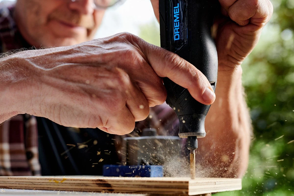 Dremel 8260 Multitool - Met Accu En Lader - Incl. Accessoires 10 Dremel 8260 Multitool - Met Accu En Lader - Incl. Accessoires - Afbeelding 8