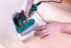 VONROC Elektrische Tacker – Complete Set Incl. 900 Nieten & 300 Spijkers 14 VONROC Elektrische Tacker – Complete Set Incl. 900 Nieten & 300 Spijkers -WerkPro Verkoopwinkel 1200x800 35