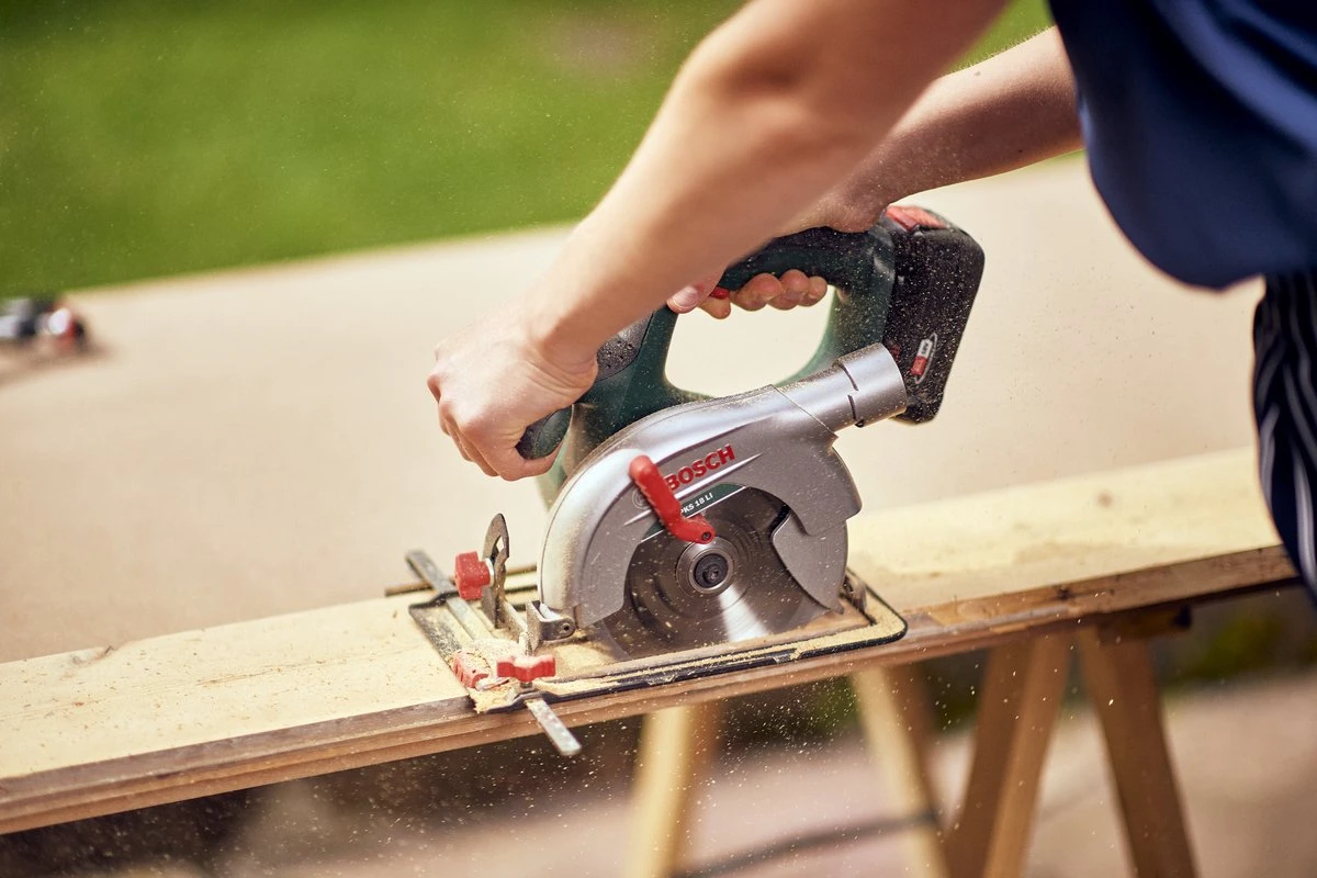 Bosch PKS 18 LI Accu Cirkelzaag - Zonder 18 V Accu En Lader 10 Bosch PKS 18 LI Accu Cirkelzaag - Zonder 18 V Accu En Lader - Afbeelding 8