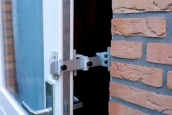 Kierr Flex 100 Raamvastzetter - Raamuitzetter - Deurvastzetter - (zonder Boren & Schroeven) -WerkPro Verkoopwinkel 1200x801 33