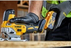 DeWALT DCS335NT Accu Decoupeerzaag 18V Losse Body In TSTAK 17 DeWALT DCS335NT Accu Decoupeerzaag 18V Losse Body In TSTAK -WerkPro Verkoopwinkel 1200x810 5