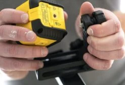 Stanley STHT77498-1 Cubix Zelfnivellerende Kruislijnlaser - 2 Lijnen - 8m -WerkPro Verkoopwinkel 1200x821 7