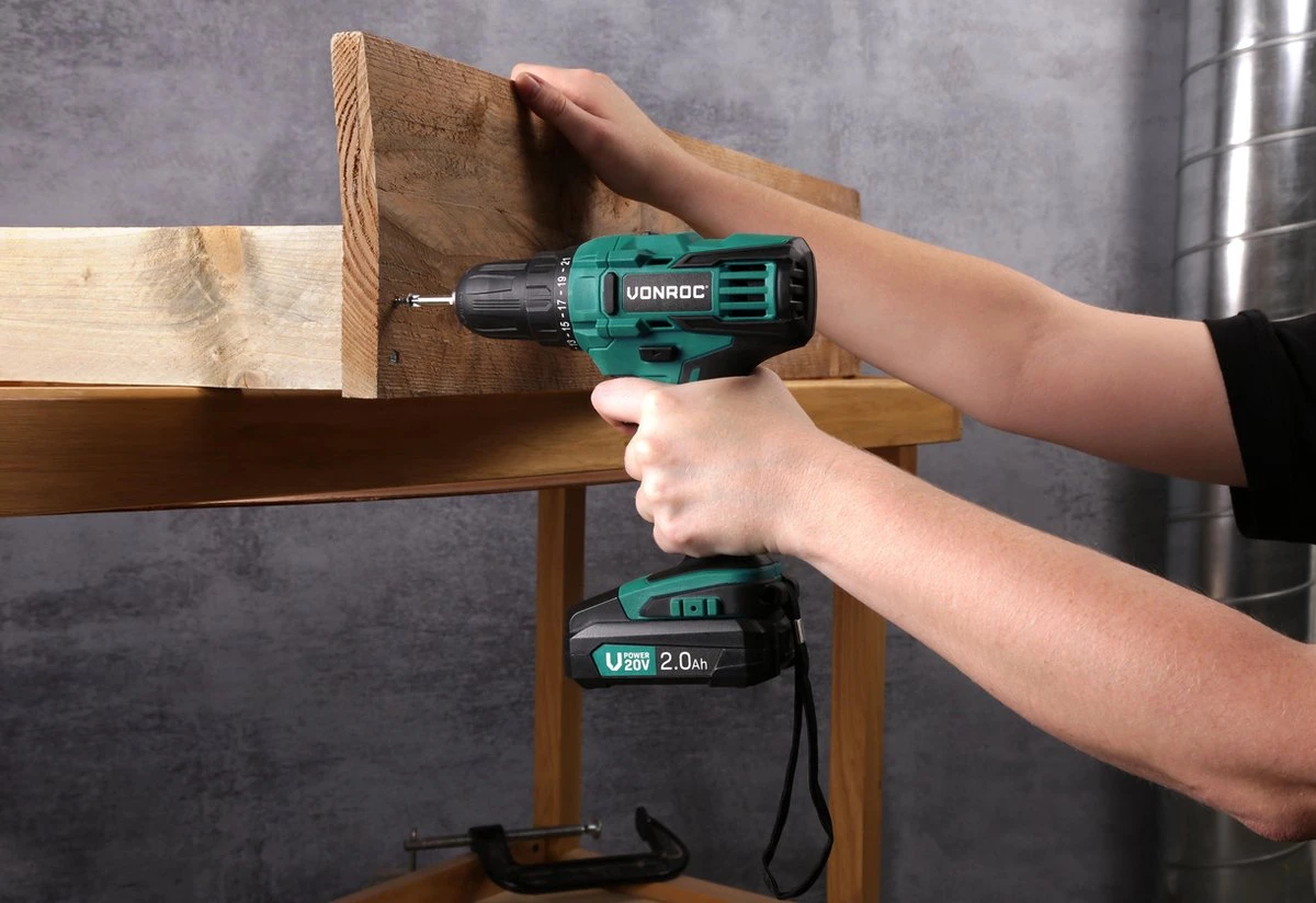 VONROC Accuboormachine – VPower 20V – Complete Set Met 2x 2.0Ah Accu, Sneloplader, Bits & Opbergtas 8 VONROC Accuboormachine – VPower 20V – Complete Set Met 2x 2.0Ah Accu, Sneloplader, Bits & Opbergtas - Afbeelding 6