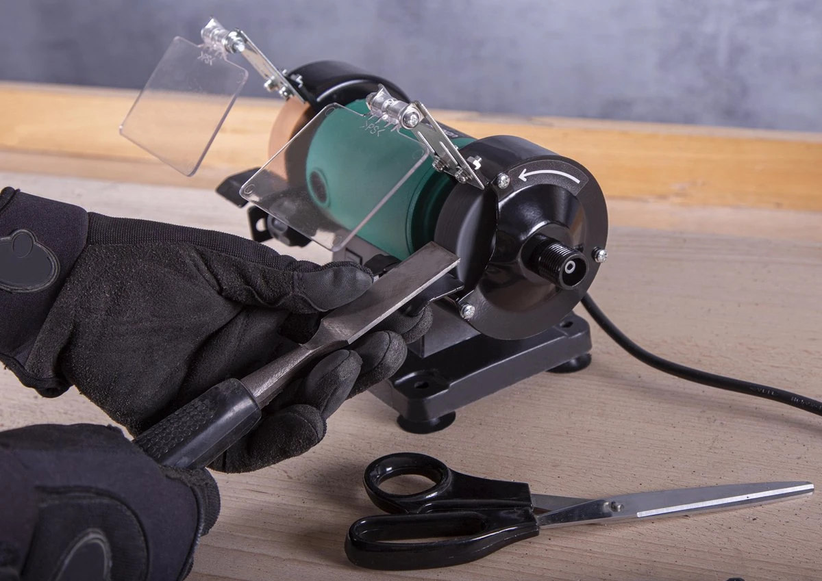 VONROC Tafelslijpmachine / Multitool – 150W – 75MM – Met Flexibele As – Incl. 192 Accessoires 7 VONROC Tafelslijpmachine / Multitool – 150W – 75MM – Met Flexibele As – Incl. 192 Accessoires - Afbeelding 5