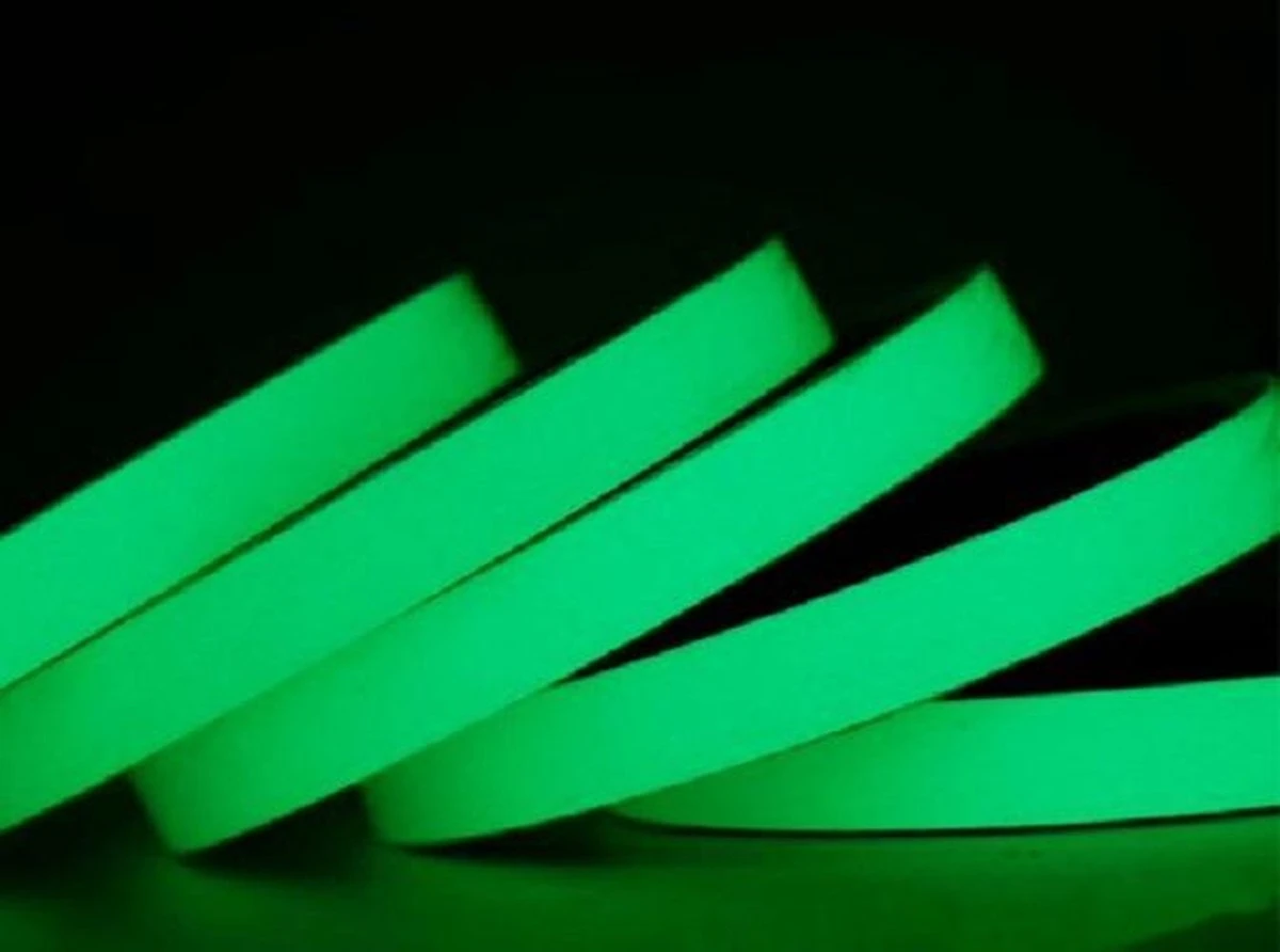Lichtgevende Tape - Plakband - Glow In The Dark - Safety - Veiligheid - 10 Meter - Hestias® 3 Lichtgevende Tape - Plakband - Glow In The Dark - Safety - Veiligheid - 10 Meter - Hestias®