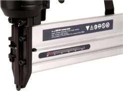 FERM ATM1051 Pneumatische Spijker- En Nietpistool - Combitacker - Spijkers (15-50mm) - Nieten (16-40mm) - Incl. Spijkers, Nieten En Koffer -WerkPro Verkoopwinkel 1200x896 4