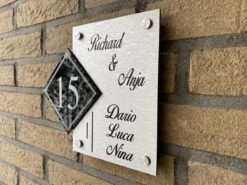 Naambordje Voordeur Strak Lijnen 2 Rvs Look -WerkPro Verkoopwinkel 1200x899 55