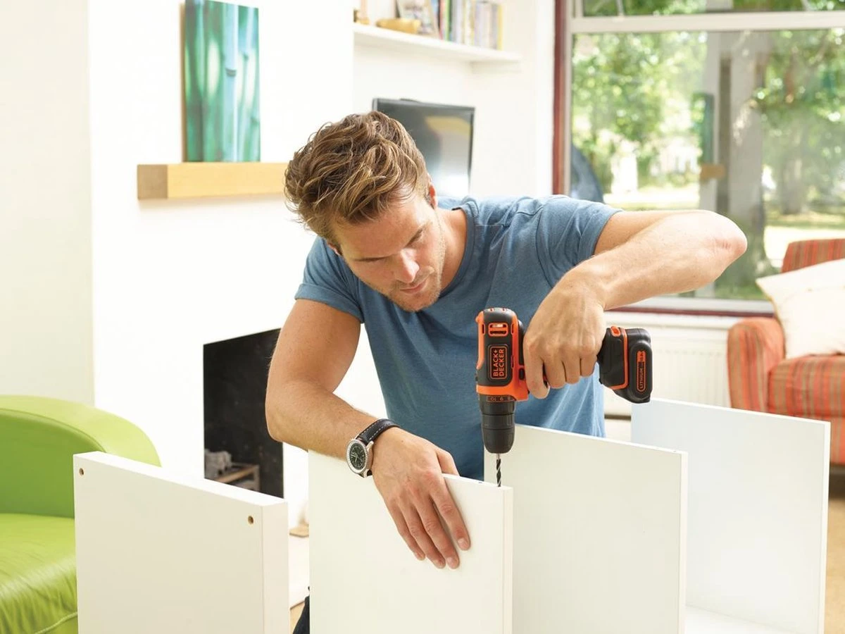 Black & Decker BLACK+DECKER BDCDD12-QW Accuboormachine – 10.8V – Met Schroeffunctie - Inclusief Accu En Lader 8 Black & Decker BLACK+DECKER BDCDD12-QW Accuboormachine – 10.8V – Met Schroeffunctie - Inclusief Accu En Lader - Afbeelding 6