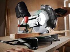 Parkside Afkortzaag En Verstekzaag 1500W - Toerental: 0 - 5000 Tpm - Verstekhoek: -45 - 45° - Traploos Kantelbare Zaagkop - Eenvoudig Te Bevestigen Stofzak - Laser Voor Verhoogde Snijprecisie - -WerkPro Verkoopwinkel 1200x900 61