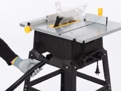 Powerplus POWX07590 Zaagtafel - Tafelzaagmachine Met Onderstel - 1700W - 210mm Zaagblad - Incl. 24 Tanden Cirkelzaag Blad Voor Hout, Parallelgeleider, Aansluiting Voor Stofzuiger - Stevig En Gebruiksvriendelijk -WerkPro Verkoopwinkel 1200x905 5