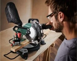 Parkside Afkortzaag En Verstekzaag 1500W - Toerental: 0 - 5000 Tpm - Verstekhoek: -45 - 45° - Traploos Kantelbare Zaagkop - Eenvoudig Te Bevestigen Stofzak - Laser Voor Verhoogde Snijprecisie - -WerkPro Verkoopwinkel 1200x942 3
