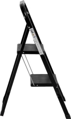 Kibani Keukentrapje - 2 Treden - Huishoudtrap - Keukentrap - Opstapje - Metaal - Opvouwbaar - Inklapbaar - Zwart - Antislip - Stevig -WerkPro Verkoopwinkel 716x1200 2